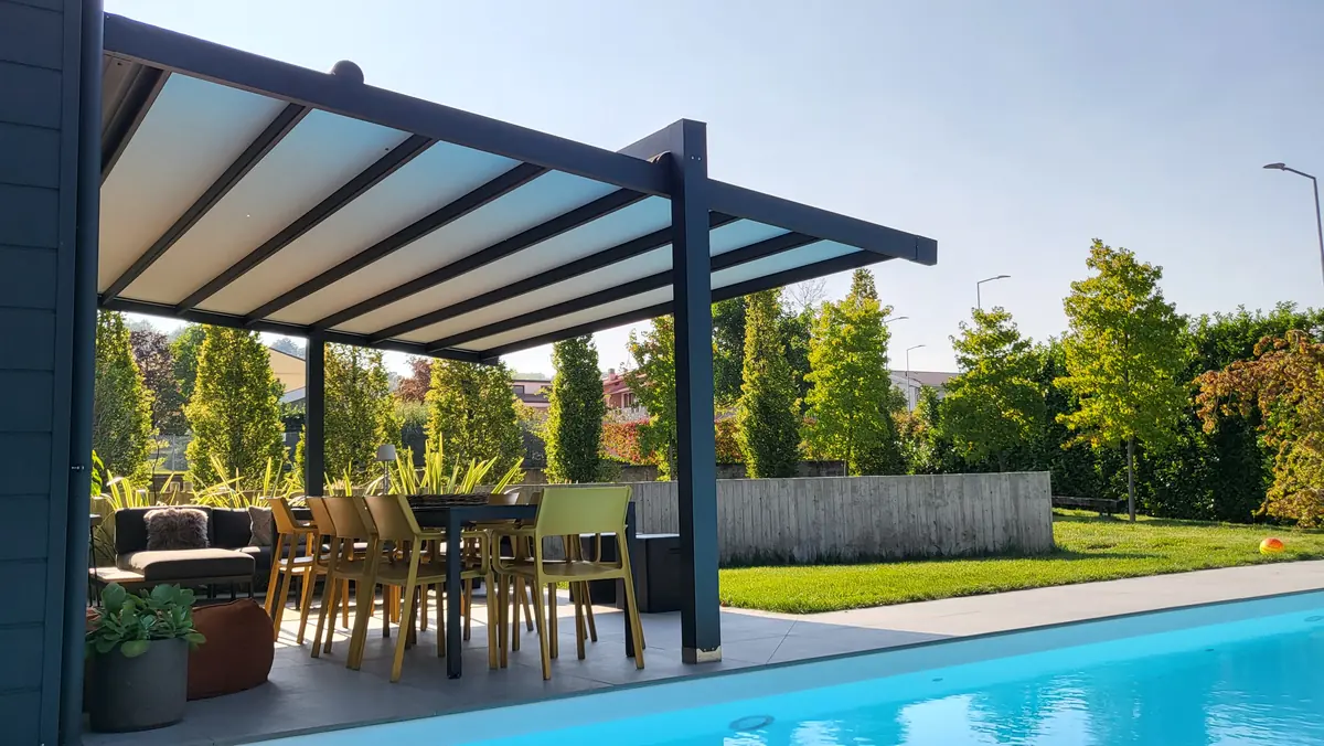 Pergola bioclimatica Albamat